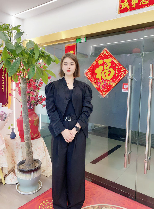 李女士